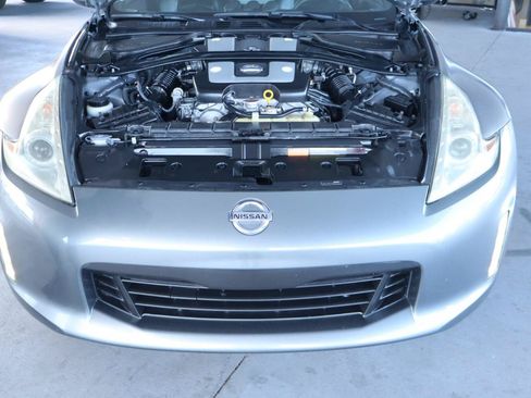 Used 2014 Nissan 370Z Touring RWD image 33