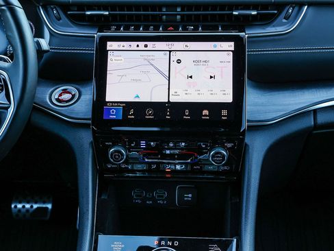 Used 2022 Jeep Grand Cherokee Overland image 21