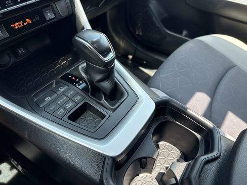 Used 2019 Toyota RAV4 XLE AWD/4WD image 25