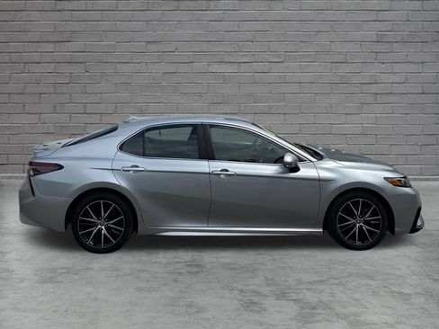 Used 2023 Toyota Camry SE FWD image 8