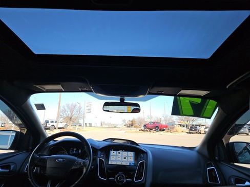 Used 2017 Ford Focus RS image 29