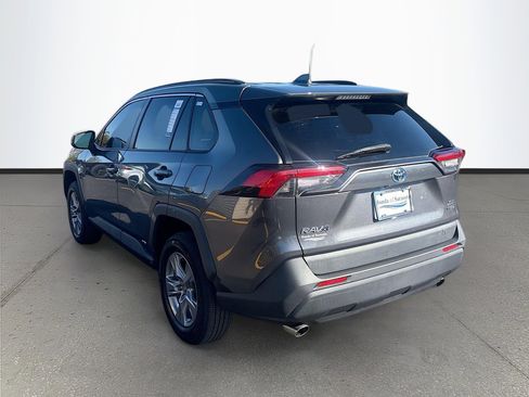 Used 2022 Toyota RAV4 XLE image 4