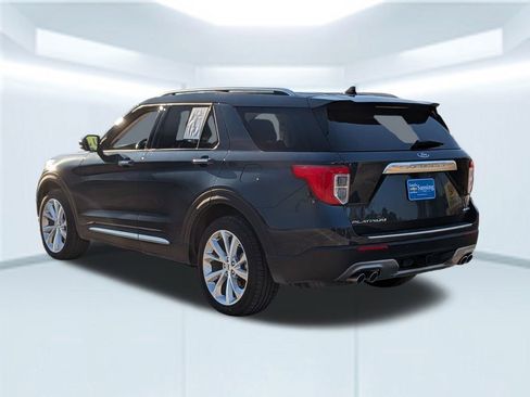 Used 2023 Ford Explorer Platinum w/ Technology Package image 4