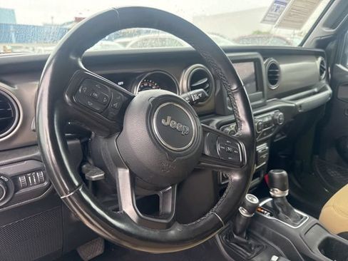 Used 2022 Jeep Gladiator Sport AWD/4WD image 9