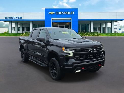 Used 2024 Chevrolet Silverado 1500 LT Trail Boss w/ Convenience Package II image 7