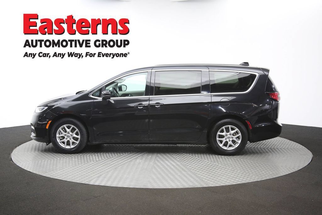 Used 2023 Chrysler Pacifica Touring-L FWD image 62