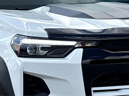 Used 2024 Chevrolet Colorado ZR2 image 18