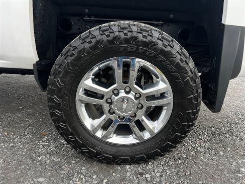 Used 2018 Chevrolet Silverado 2500 High Country w/ Duramax Plus Package image 14