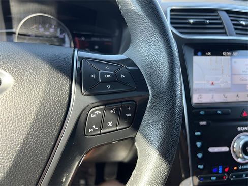 Used 2019 Ford Explorer Limited w/ Ford Safe & Smart Package image 34