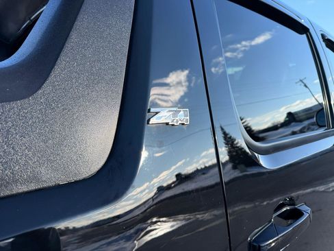 Used 2010 Chevrolet Avalanche LT w/ Luxury Package image 7