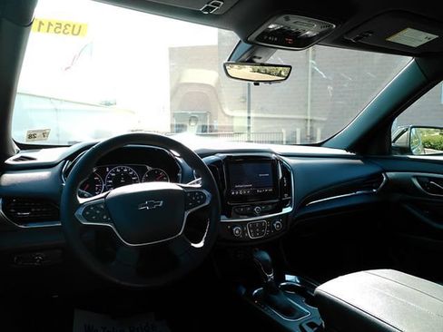 Used 2023 Chevrolet Traverse Premier w/ Redline Edition AWD/4WD image 9