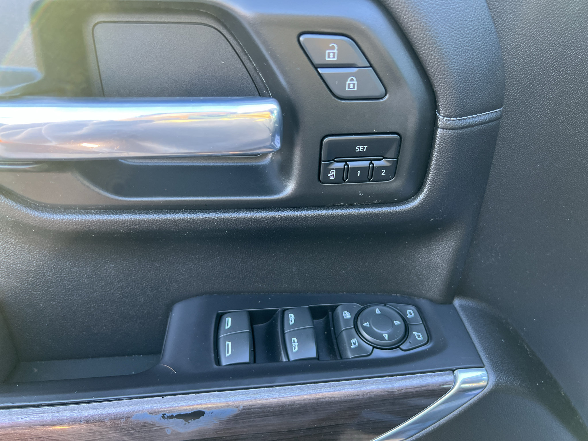 Used 2020 Chevrolet Silverado 1500 LTZ w/ LTZ Plus Package AWD/4WD image 23