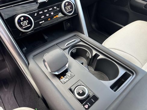 Certified 2024 Land Rover Discovery Dynamic SE AWD/4WD image 28