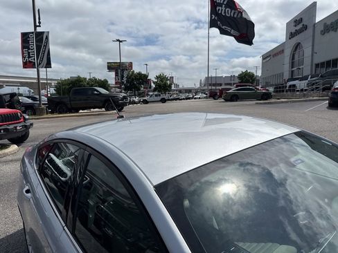 Used 2018 Ford Fusion S FWD image 4