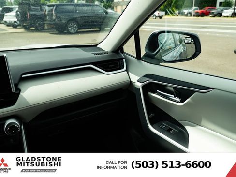 Used 2023 Toyota RAV4 XLE AWD/4WD image 11