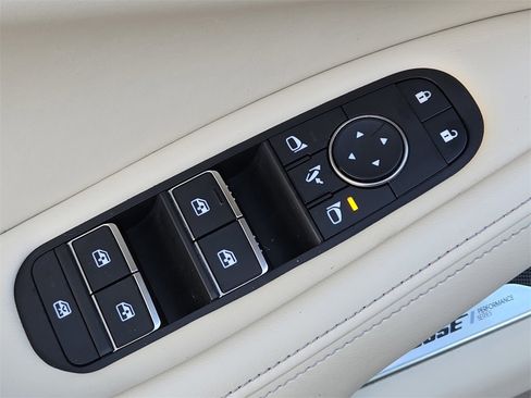 Used 2023 INFINITI QX60 Sensory w/ Cargo Package image 17