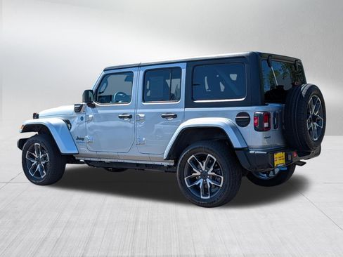 Used 2024 Jeep Wrangler Unlimited AWD/4WD image 5