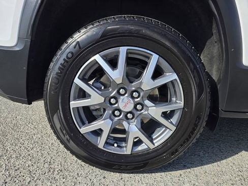 Used 2023 GMC Acadia SLT image 12