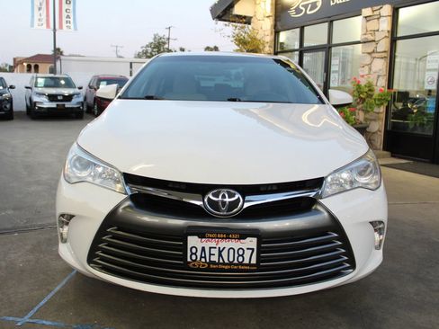 Used 2017 Toyota Camry LE FWD image 8