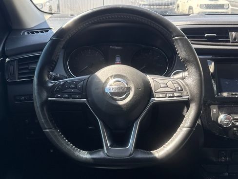 Used 2018 Nissan Rogue Sport SL w/ SL Premium Package FWD image 14