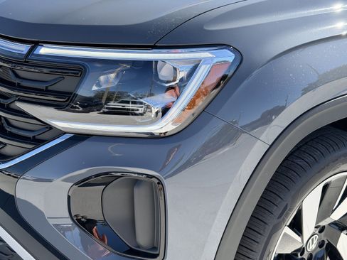 New 2026 Volkswagen Atlas Cross Sport SE image 8