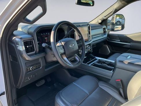 Used 2025 Ford F350 Platinum AWD/4WD image 9