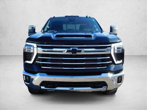 Used 2024 Chevrolet Silverado 2500 LTZ w/ LTZ Premium Package AWD/4WD image 2