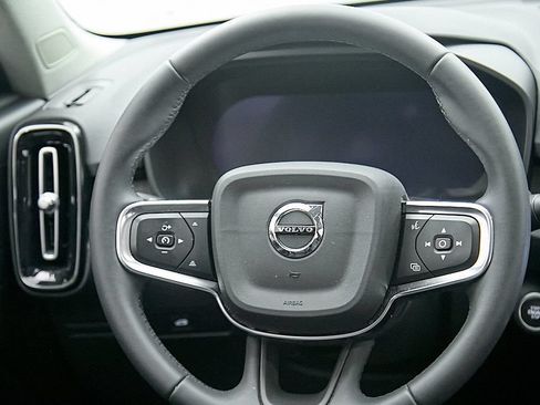 Certified 2024 Volvo XC40 B5 Ultimate w/ Climate Package AWD/4WD image 24