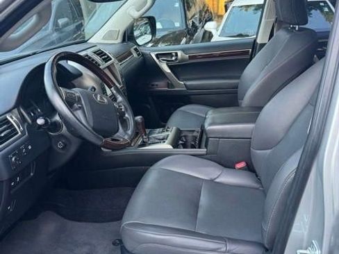 Used 2019 Lexus GX 460 image 7