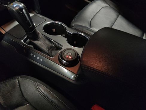 Used 2017 Ford Explorer XLT w/ Equipment Group 202A image 26