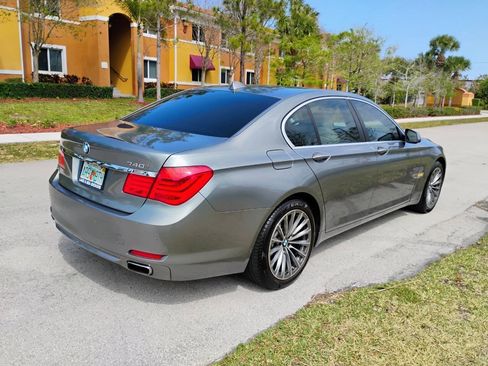Used 2012 BMW 740i RWD image 5