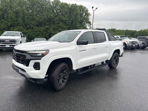 Used 2025 Chevrolet Colorado Z71 w/ Midnight Edition AWD/4WD image 3