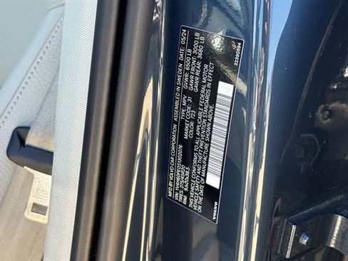 Certified 2025 Volvo XC90 T8 Plus w/ Protection Package Premier AWD/4WD image 34