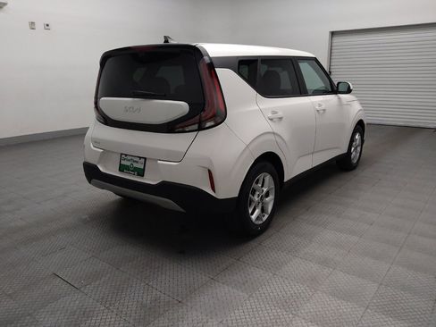 Used 2025 Kia Soul LX w/ LX Technology Package image 9