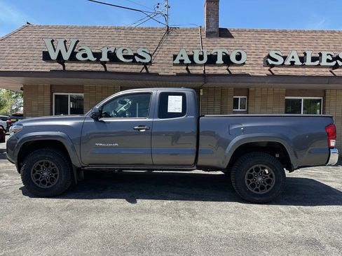 Used 2017 Toyota Tacoma SR5 w/ Tow Package AWD/4WD image 1