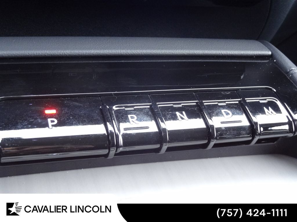 Used 2026 Lincoln Navigator L Premier AWD/4WD image 44