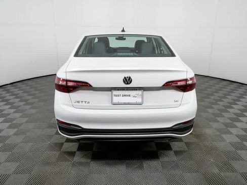 Used 2023 Volkswagen Jetta SE image 30