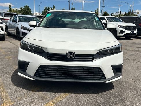 Used 2022 Honda Civic LX image 2