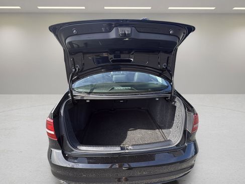 Used 2017 Volkswagen Jetta SE image 16