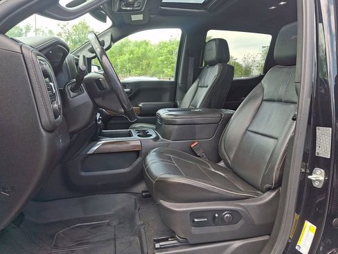 Used 2019 Chevrolet Silverado 1500 High Country w/ Z71 Off-Road Package AWD/4WD image 15