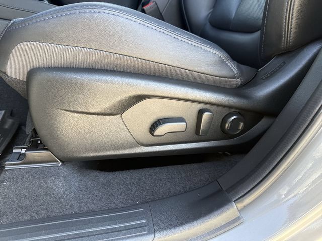 Used 2025 Subaru Forester Limited AWD/4WD image 18