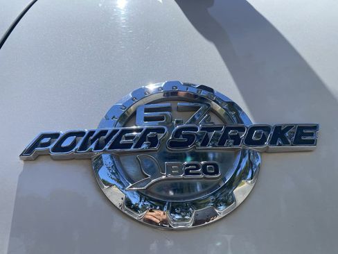 Used 2011 Ford F250 Lariat w/ Lariat Interior Pkg image 19