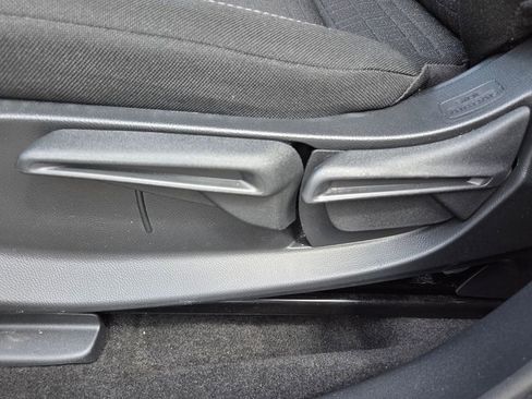 Certified 2025 Honda HR-V LX image 10