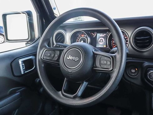 Used 2022 Jeep Wrangler Unlimited Sport image 14