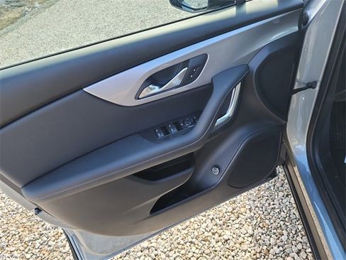 New 2025 Chevrolet Blazer LT w/ Convenience Package image 18