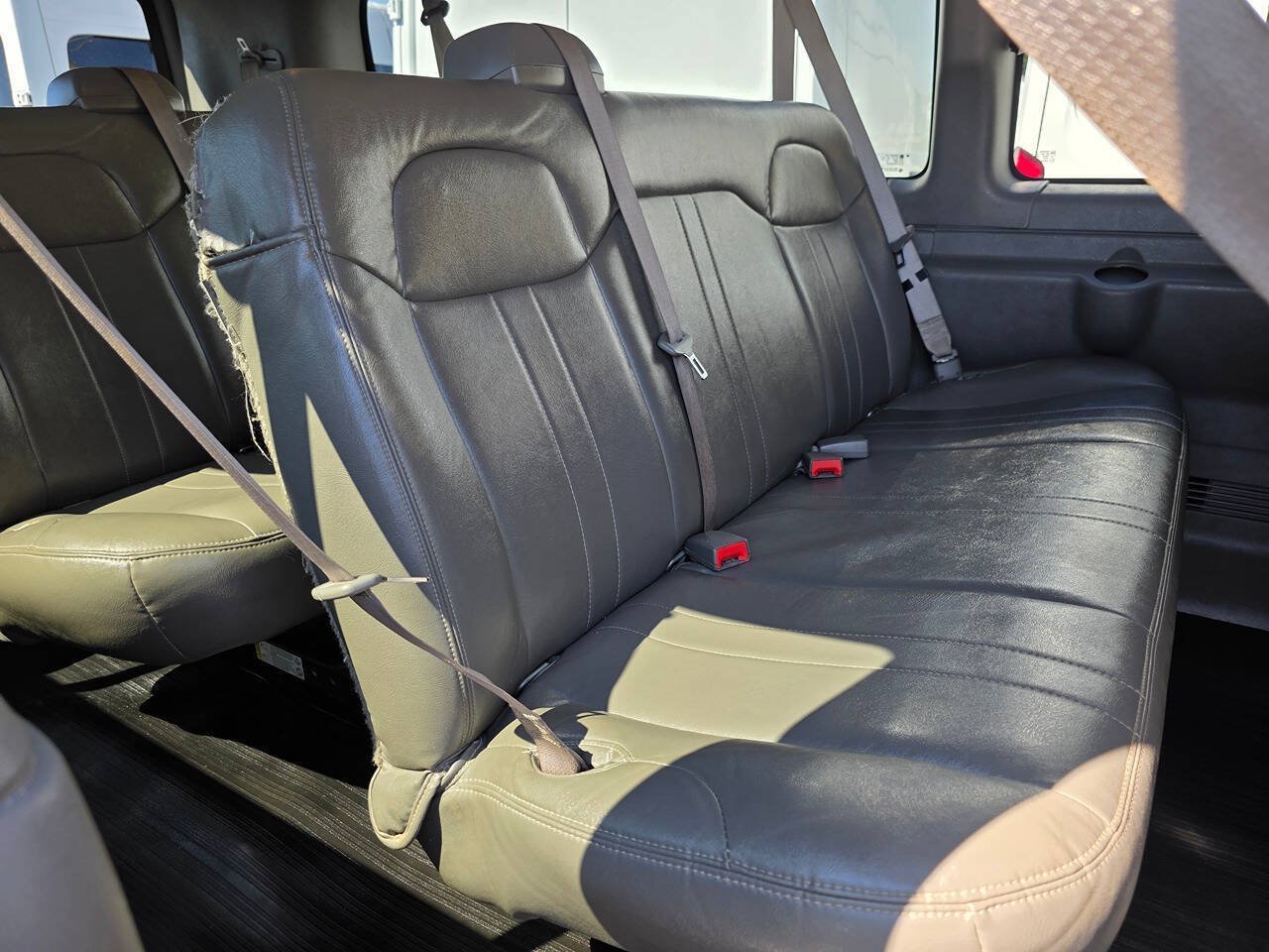 Used 2022 Chevrolet Express 3500 LS RWD image 12