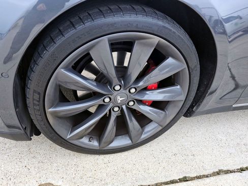 Used 2015 Tesla Model S P85D image 4