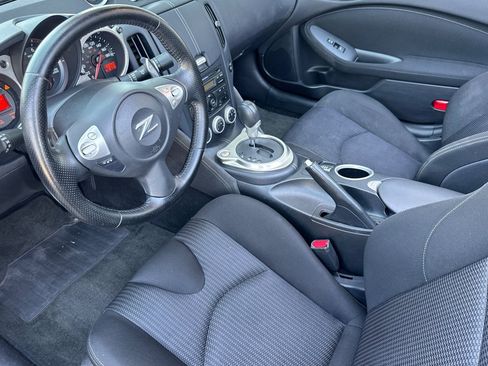 Used 2014 Nissan 370Z Roadster RWD image 4