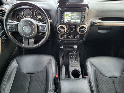 Used 2016 Jeep Wrangler Unlimited Sahara image 18