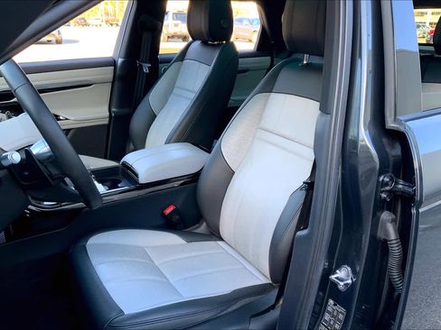 Used 2020 Land Rover Range Rover Evoque R-Dynamic HSE image 9